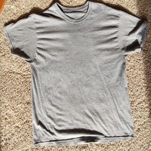 Hanes Men's grey Crewneck T-shirt - Size L
